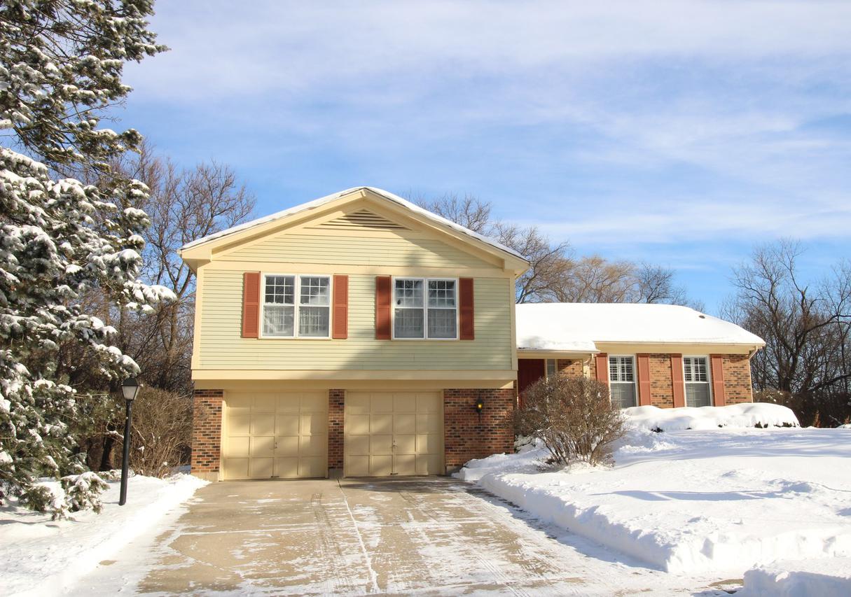 559 Tamarisk Ln., Crystal Lake, IL 60014