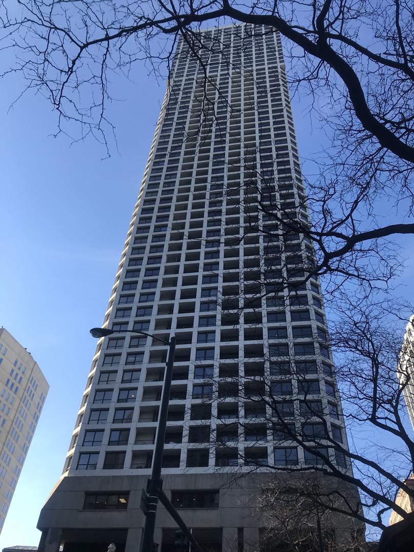 1030 N State St. #8J, Chicago, IL 60610