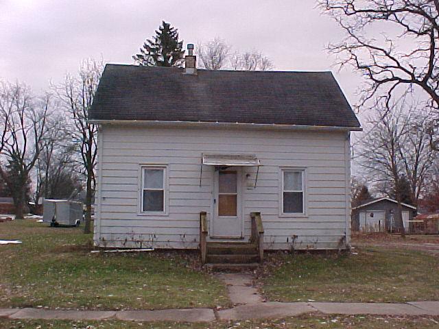 340 E Ogden St., Capron, IL 61012
