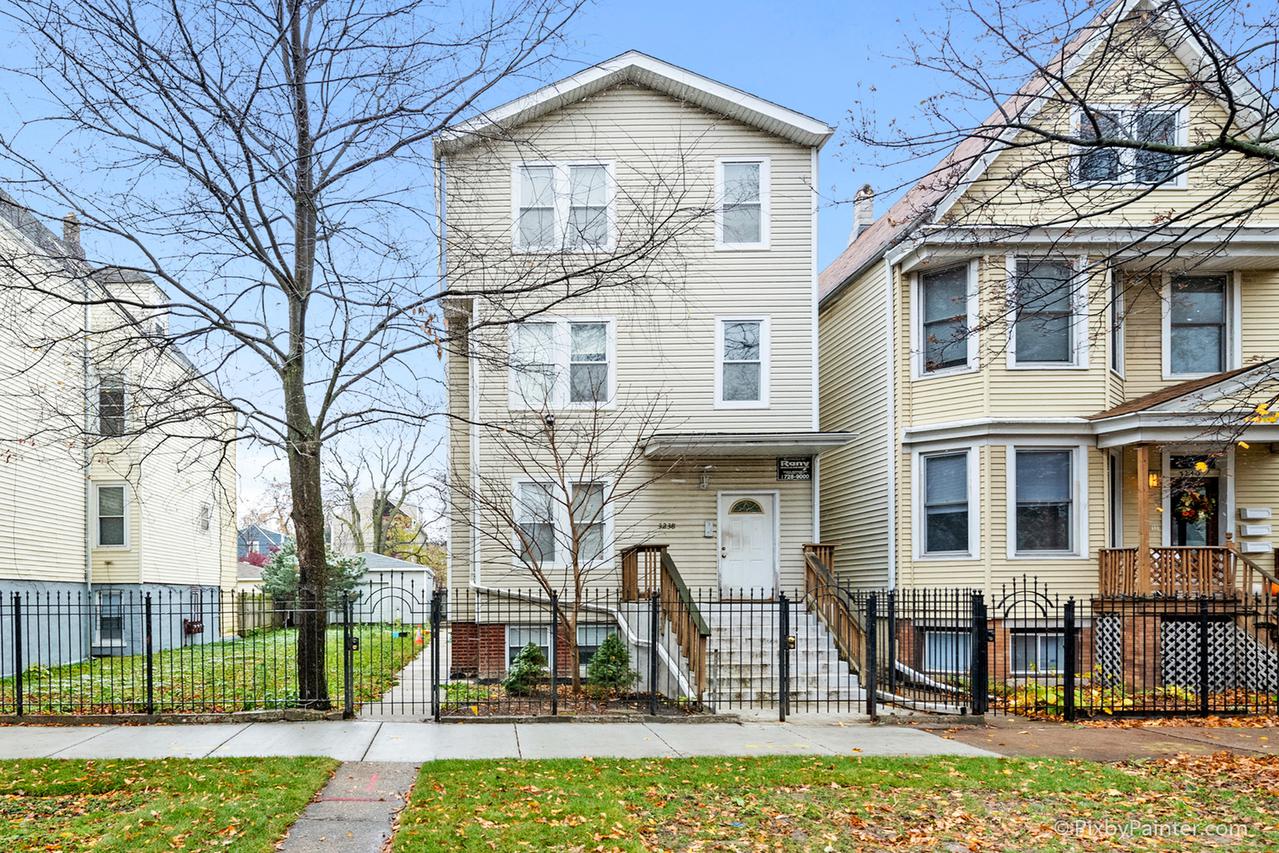 3238 N Whipple St., Chicago, IL 60618