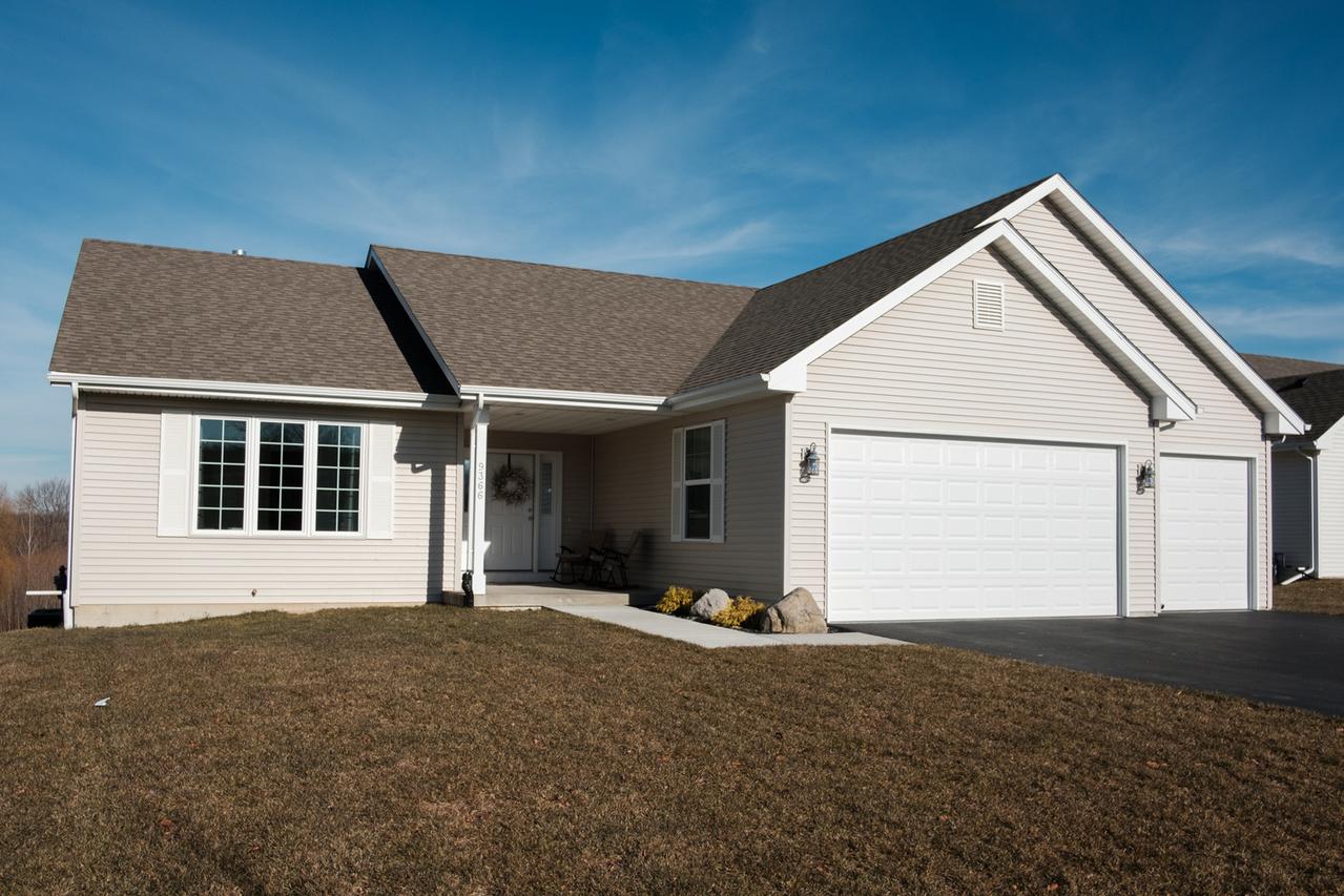 9366 Emerson Pkwy., Machesney Park, IL 61115