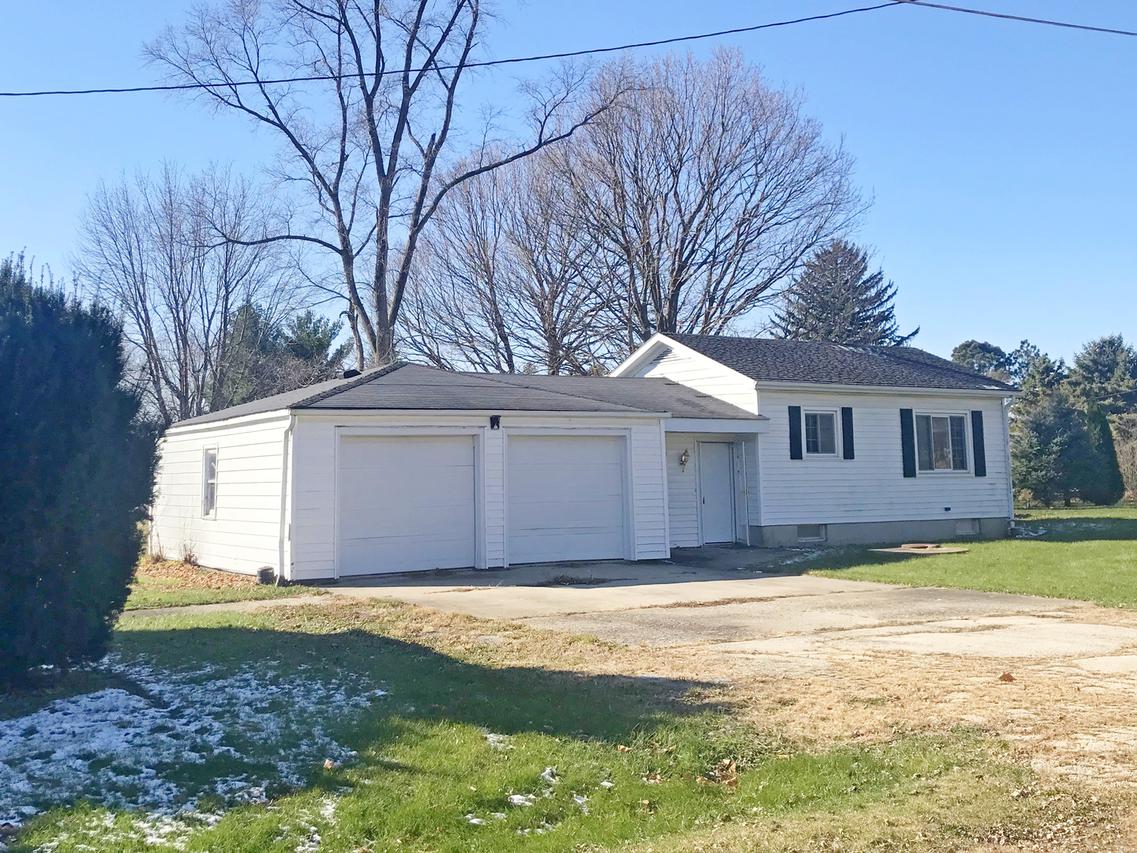 304 S Gilson Ave., Amboy, IL 61310