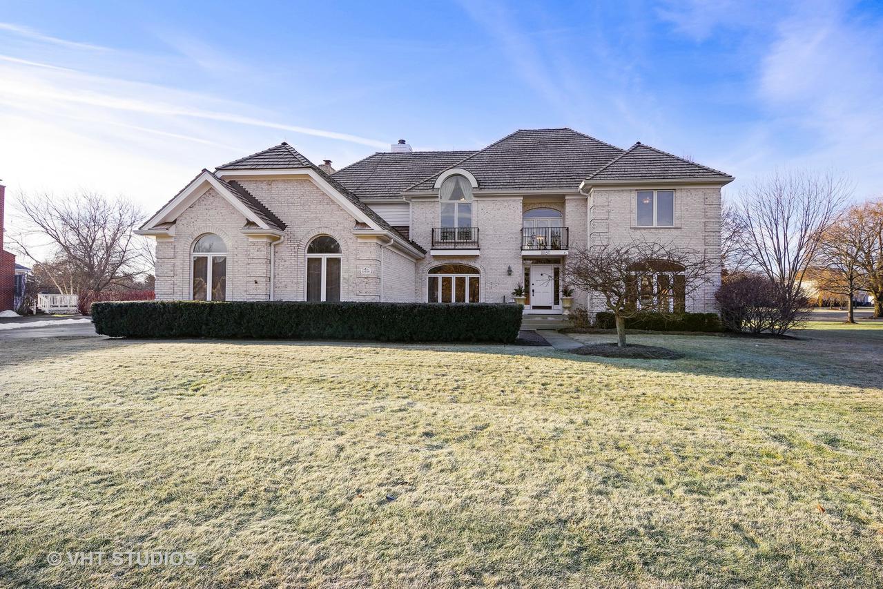 18150 W Pond Ridge Cir., Gurnee, IL 60031