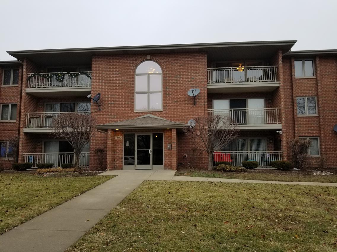 7800 W 89th St. #101, Hickory Hills, IL 60457