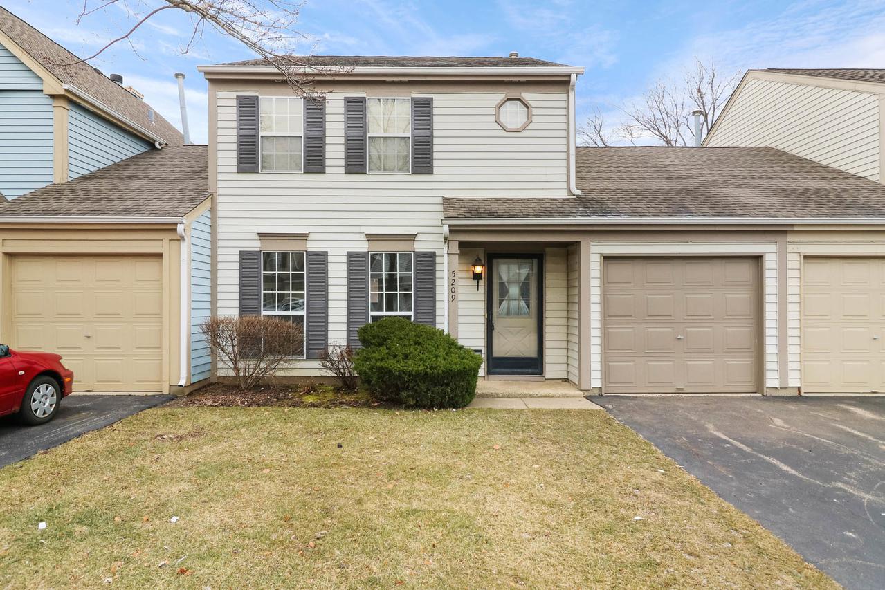 5209 Willow Ct., Gurnee, IL 60031