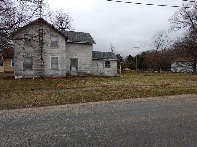 236 Flagg St., Paw Paw, IL 61353