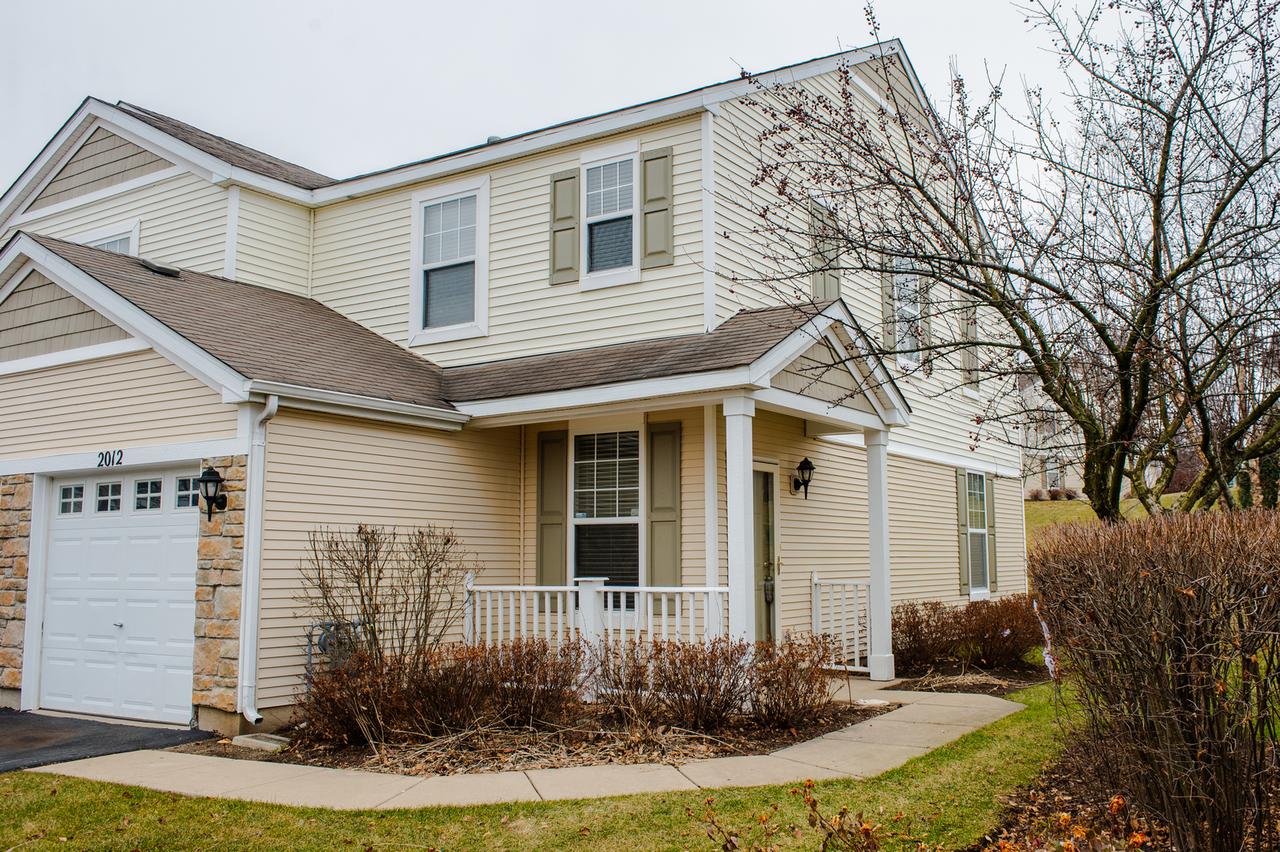 2012 Limestone Ln., Carpentersville, IL 60110