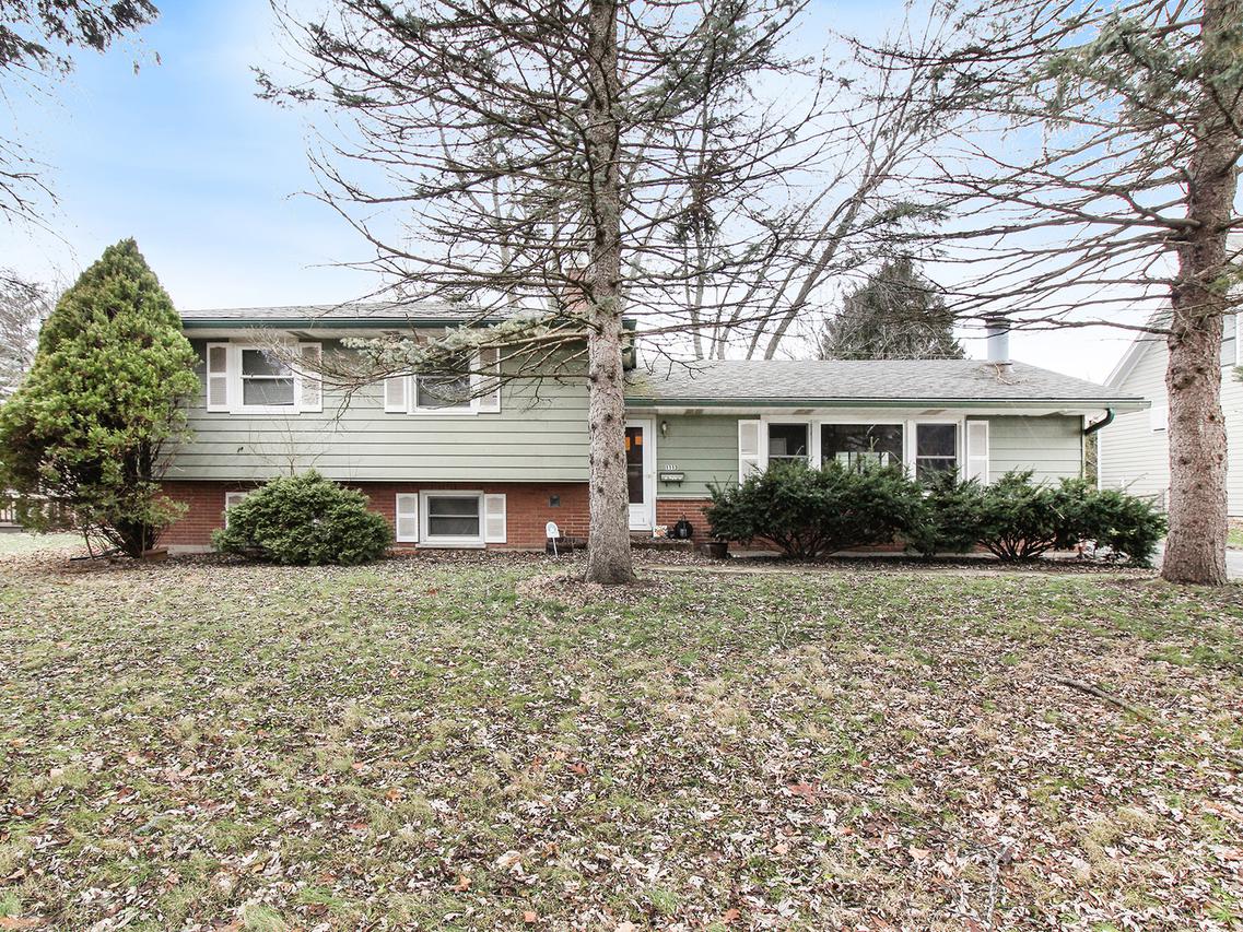 1113 Emerald Dr., Naperville, IL 60540