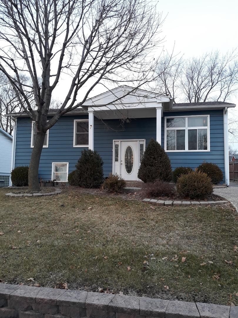 920 Ronald Ter., Round Lake Beach, IL 60073