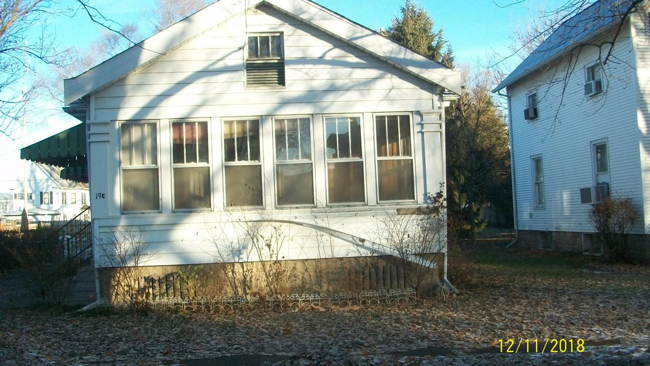 19 E Market St., Piper City, IL 60959