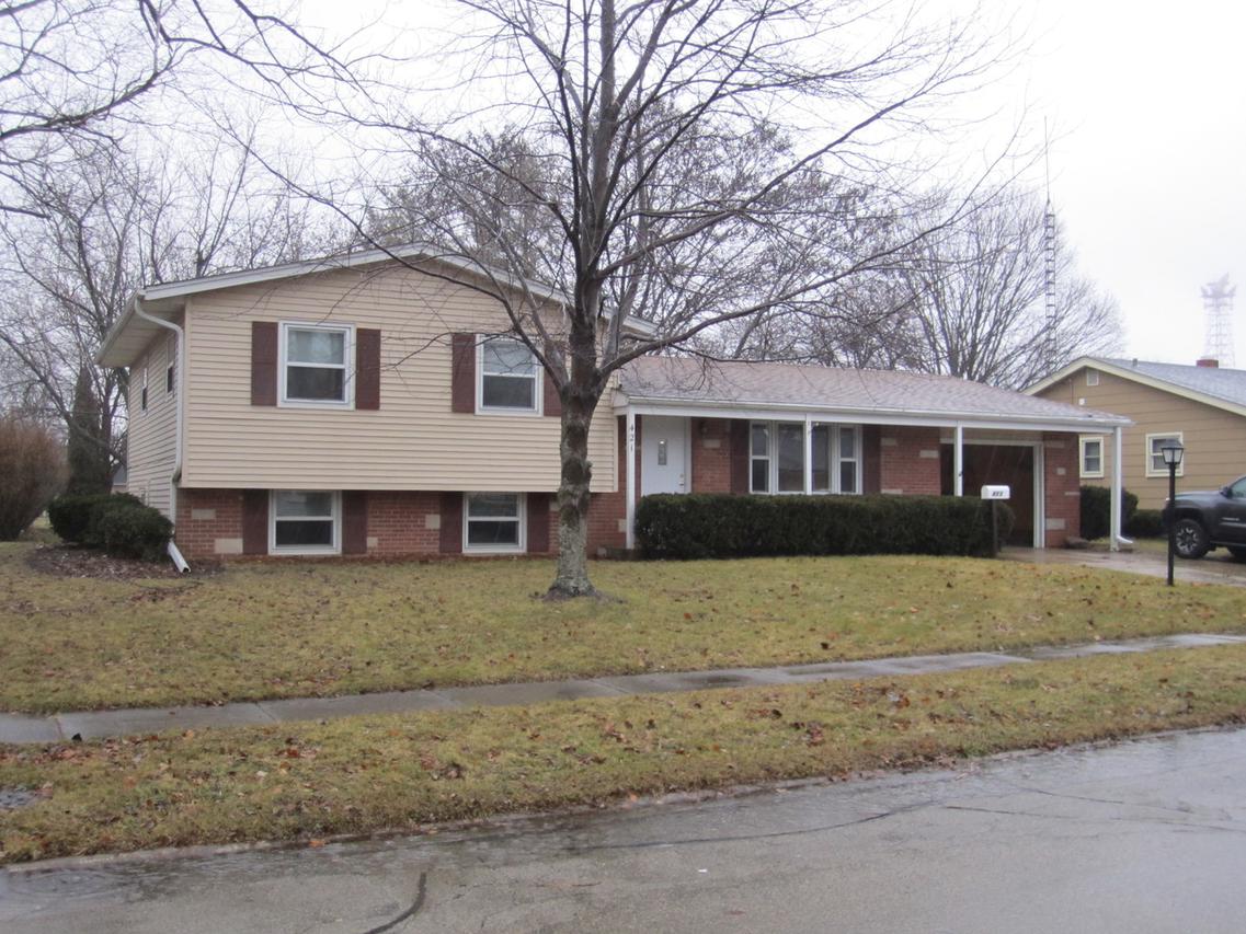 421 Ball Ave., Dekalb, IL 60115