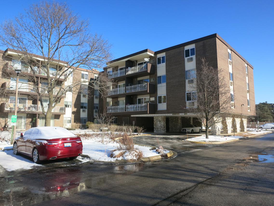 1311 S Finley Rd. #209, Lombard, IL 60148