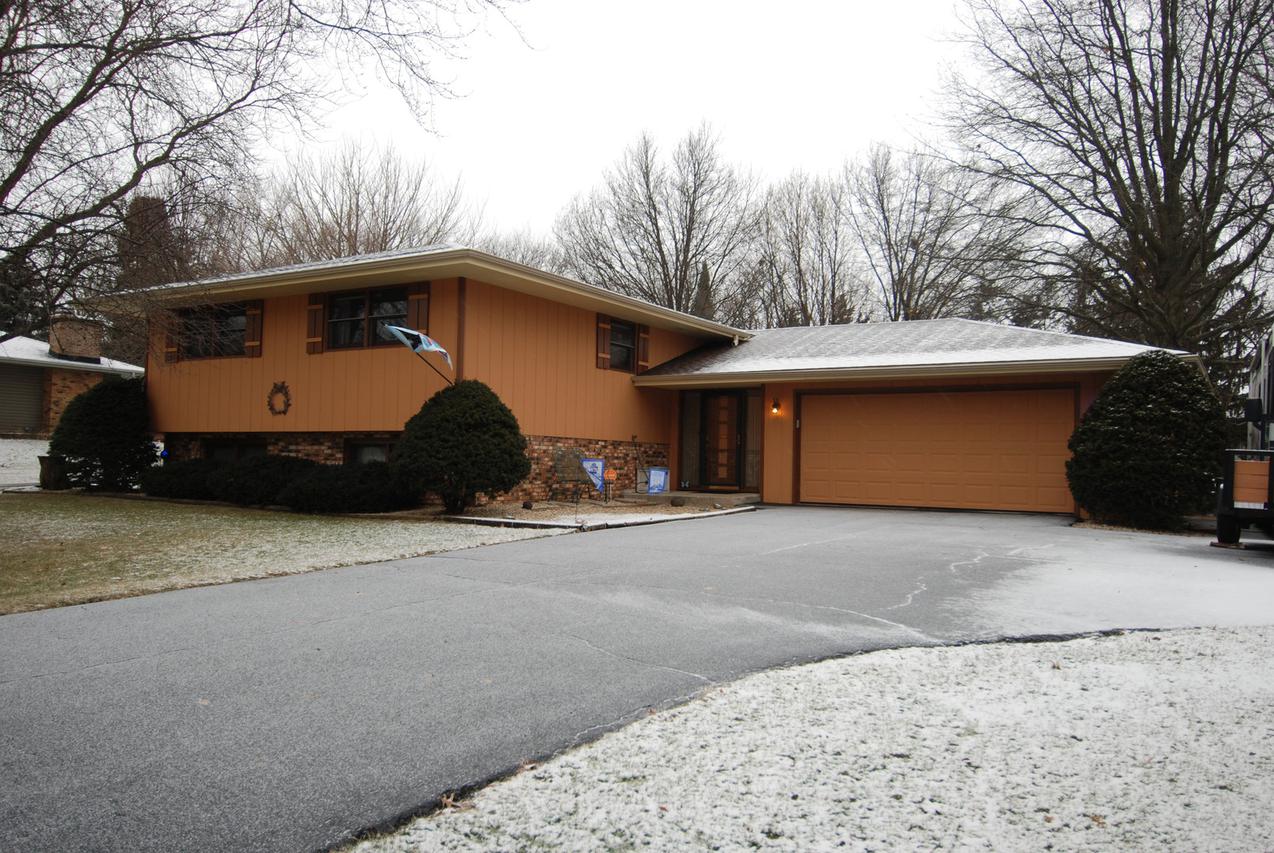 7228 Port Moresby Dr., Rockford, IL 61108