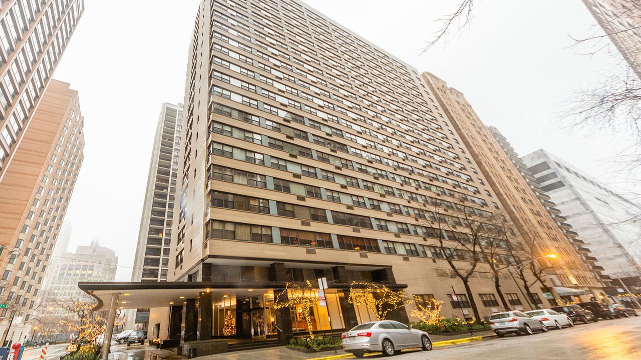 850 N Dewitt Pl. #16G, Chicago, IL 60611