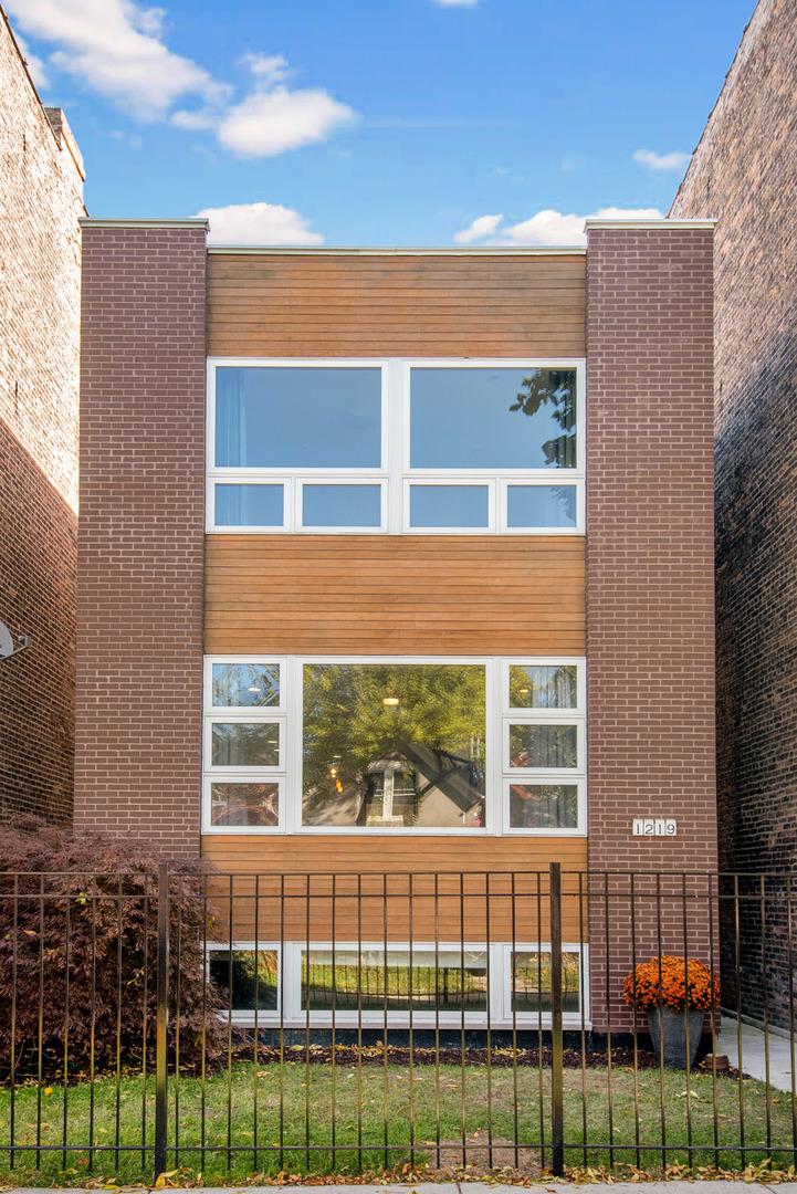 1219 N Rockwell St., Chicago, IL 60622