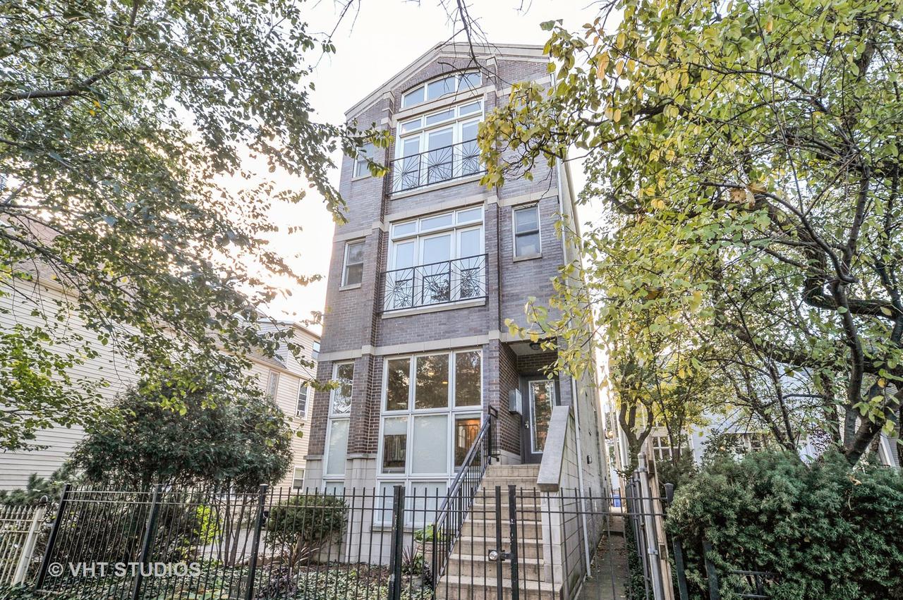 3040 N Sheffield Ave. #3, Chicago, IL 60657