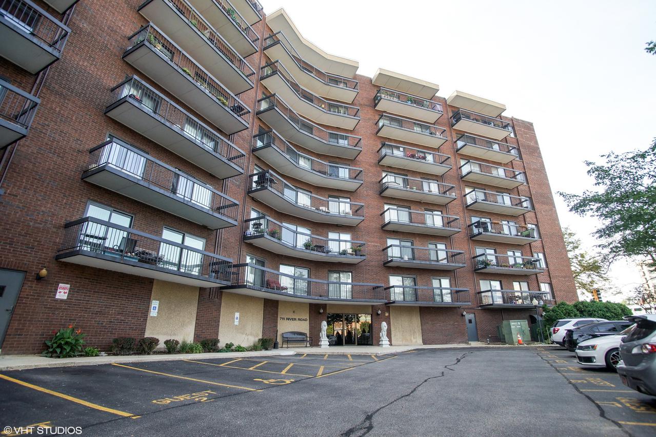 711 S River Rd. #607, Des Plaines, IL 60016