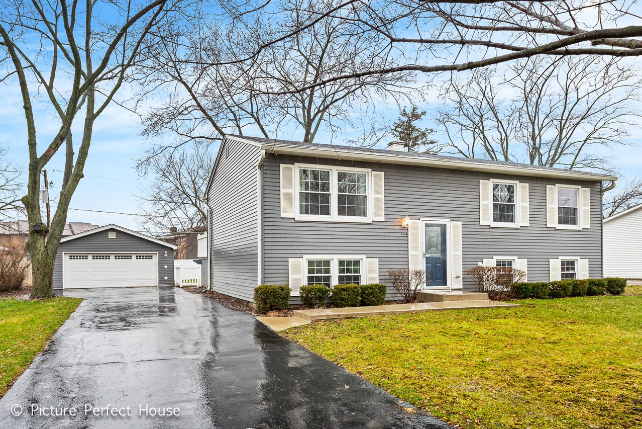 5S344 Stewart Dr., Naperville, IL 60563