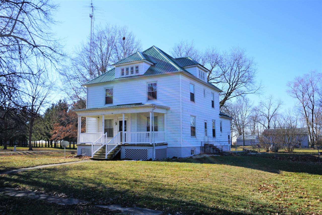 213 S Main Rd., Clarence, IL 60960