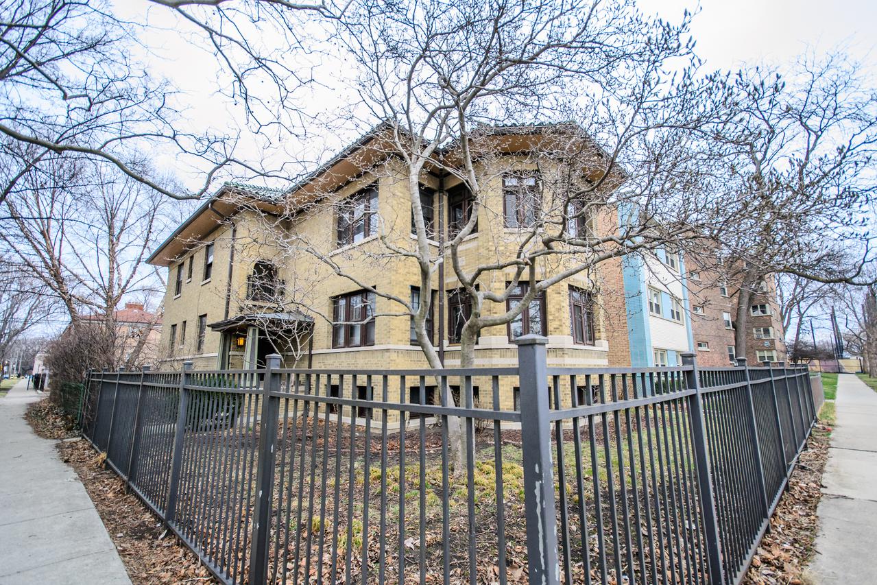 2156 W Rosemont Ave., Chicago, IL 60659