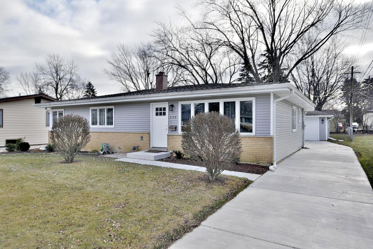 505 E Holly Ave., Mount Prospect, IL 60056