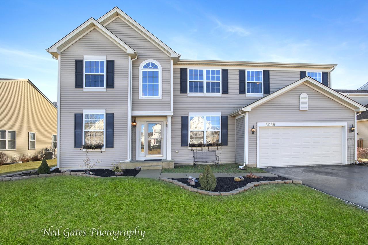3039 Secretariat Ln., Montgomery, IL 60538