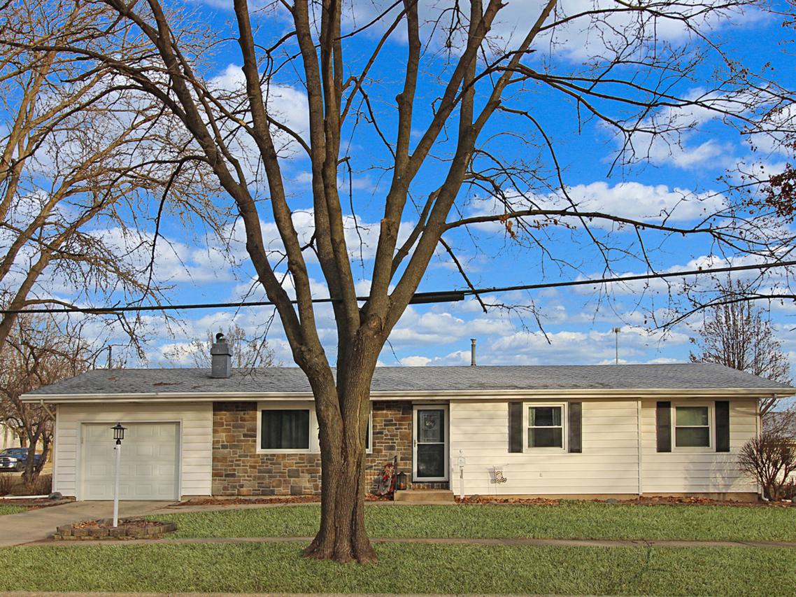 1636 N Ridge Dr., Freeport, IL 61032