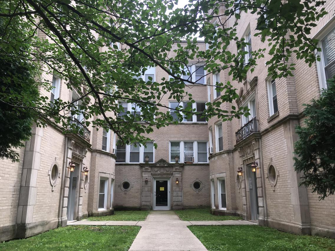 2757 W Arthur Ave. #2, Chicago, IL 60645