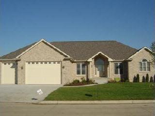 1220 Silver Oaks Cir., Normal, IL 61761