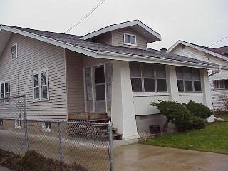 106 E Van Buren, Clinton, IL 61727