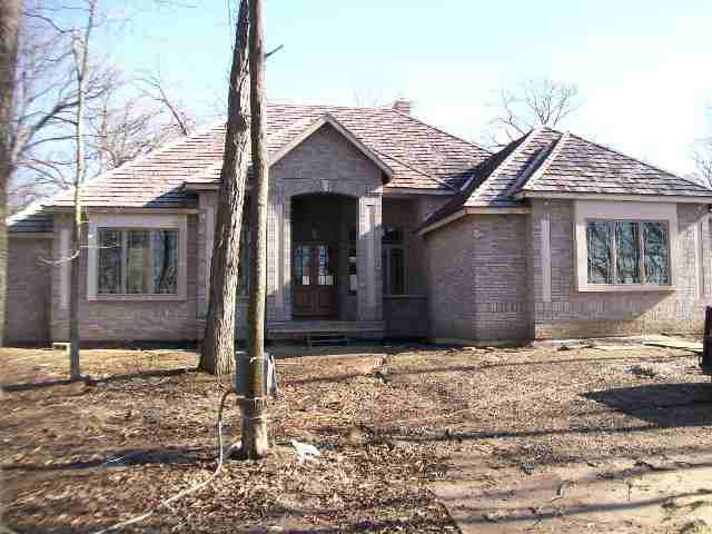 Bx 284 Rr 2, Clinton, IL 61727