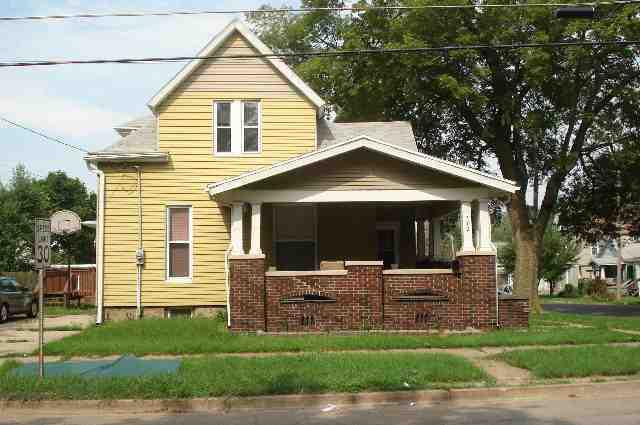 712 N Lee St., Bloomington, IL 61701