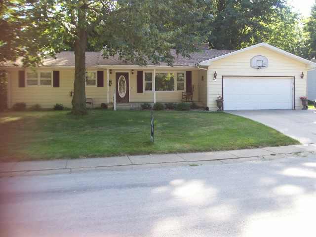 41 Park Ln., Clinton, IL 61727