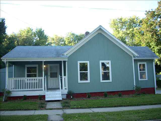 512 W Seminary Ave., Bloomington, IL 61701