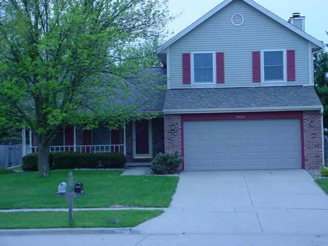 3420 Fountain Lake Dr., Bloomington, IL 61704