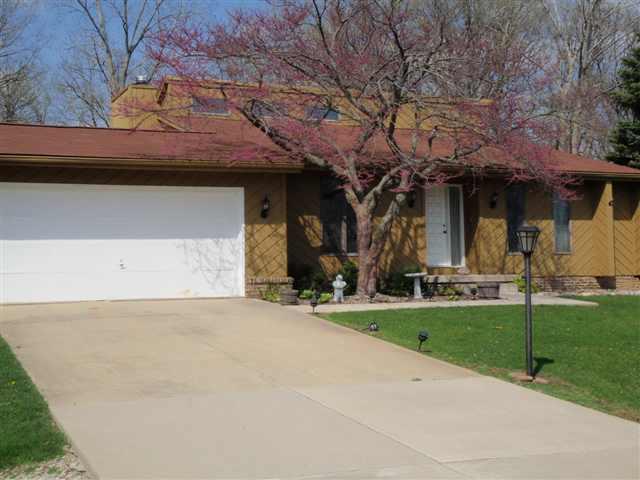 19336 Inverness Ct., Bloomington, IL 61705