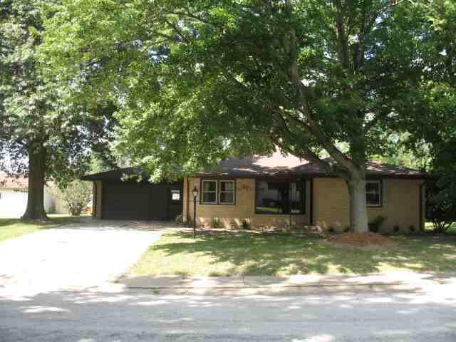 67 Edgelea Dr., Clinton, IL 61727