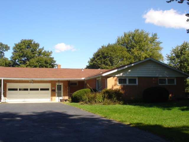 606 E North St., Leroy, IL 61752