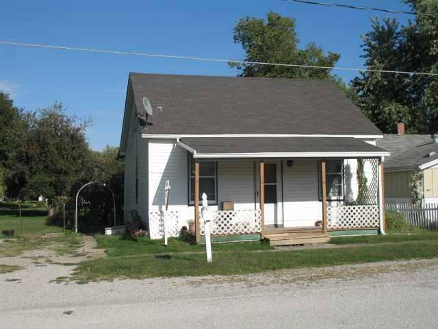 216 S Oak St., Maroa, IL 61756