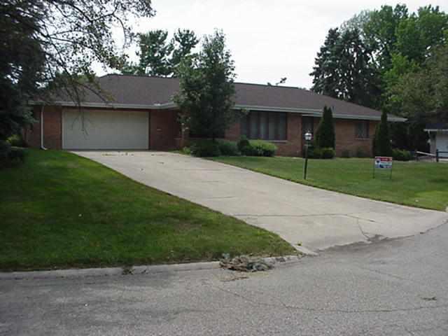 11 Thomas Dr., Normal, IL 61761