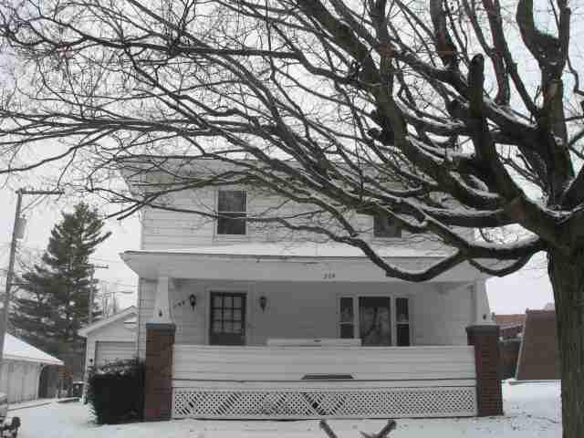 209 S Monroe St., Clinton, IL 61727