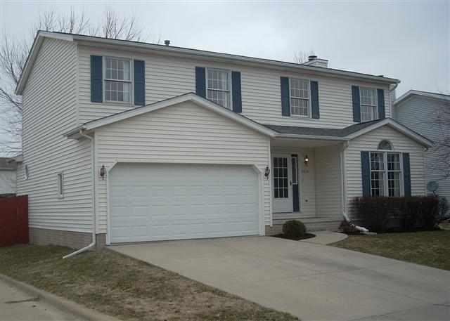 2914 Clearwater Ave., Bloomington, IL 61704
