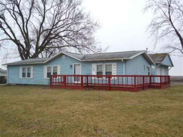 100 E Clay St., El Paso, IL 61738