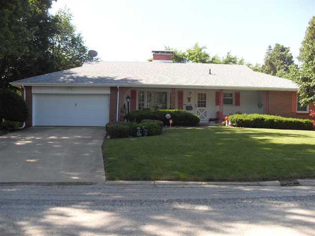 2005 Benjamin Ln., Bloomington, IL 61701