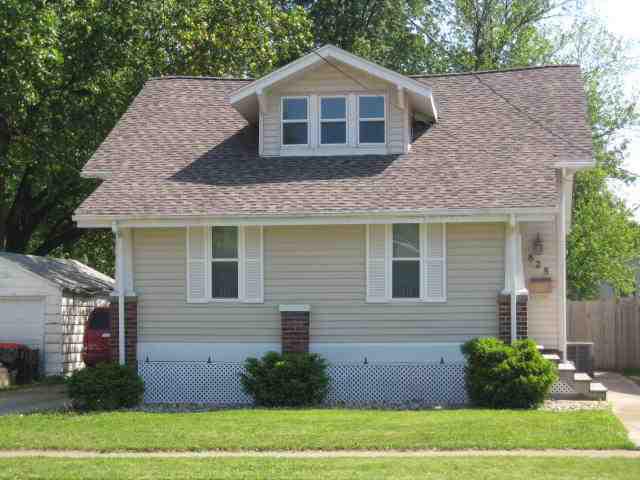 828 E Main St., Clinton, IL 61727