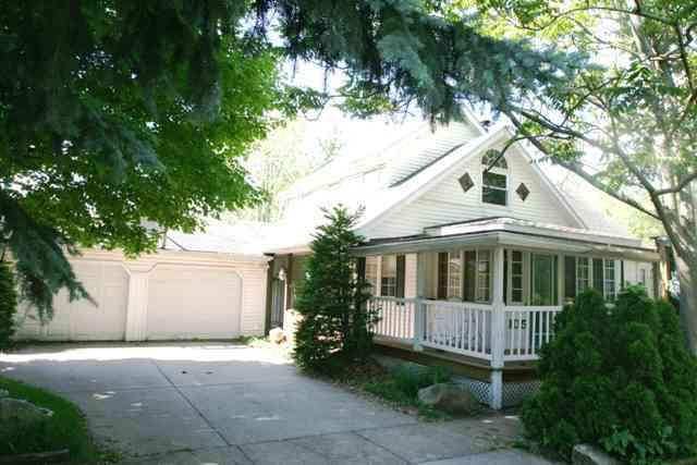 105 W Third St., Mackinaw, IL 61755