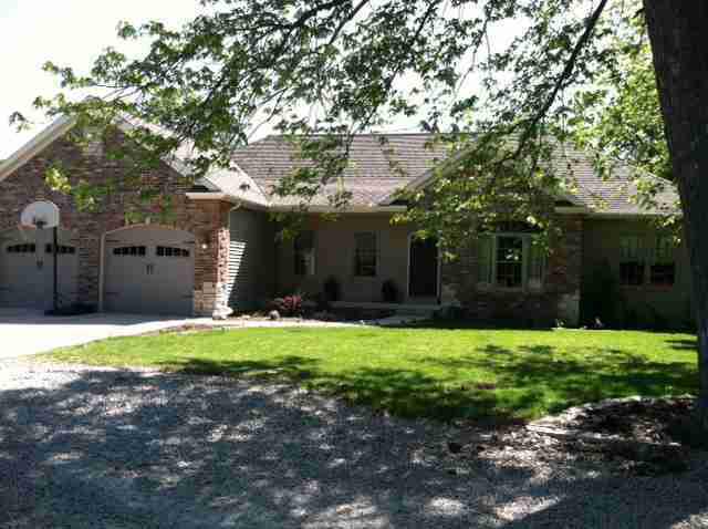1206 County Road 2250, El Paso, IL 61738