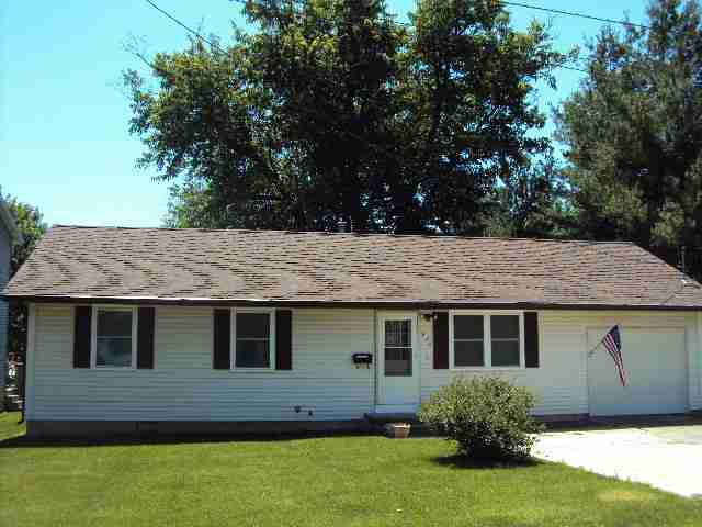 922 E Adams, Clinton, IL 61727