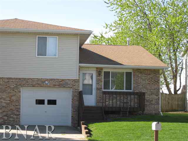 2769 Arrowhead Dr., Bloomington, IL 61704