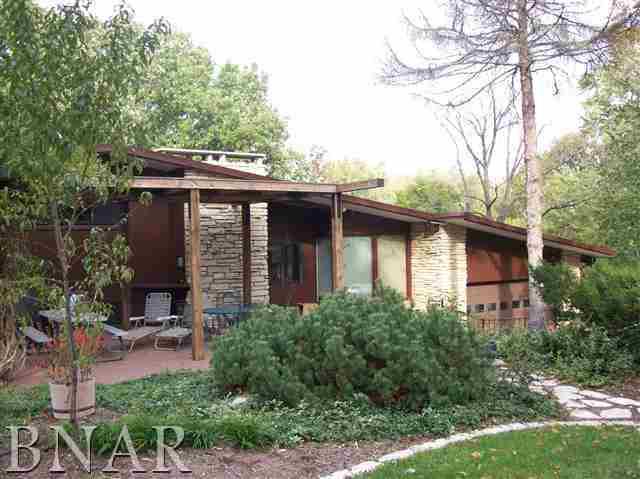 8722 Camp Rd., Bloomington, IL 61704